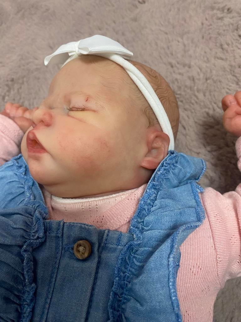 Reborn baby Livia zoekt liefdevol thuis, Verzamelen, Poppen, Ophalen of Verzenden, Zo goed als nieuw, Babypop