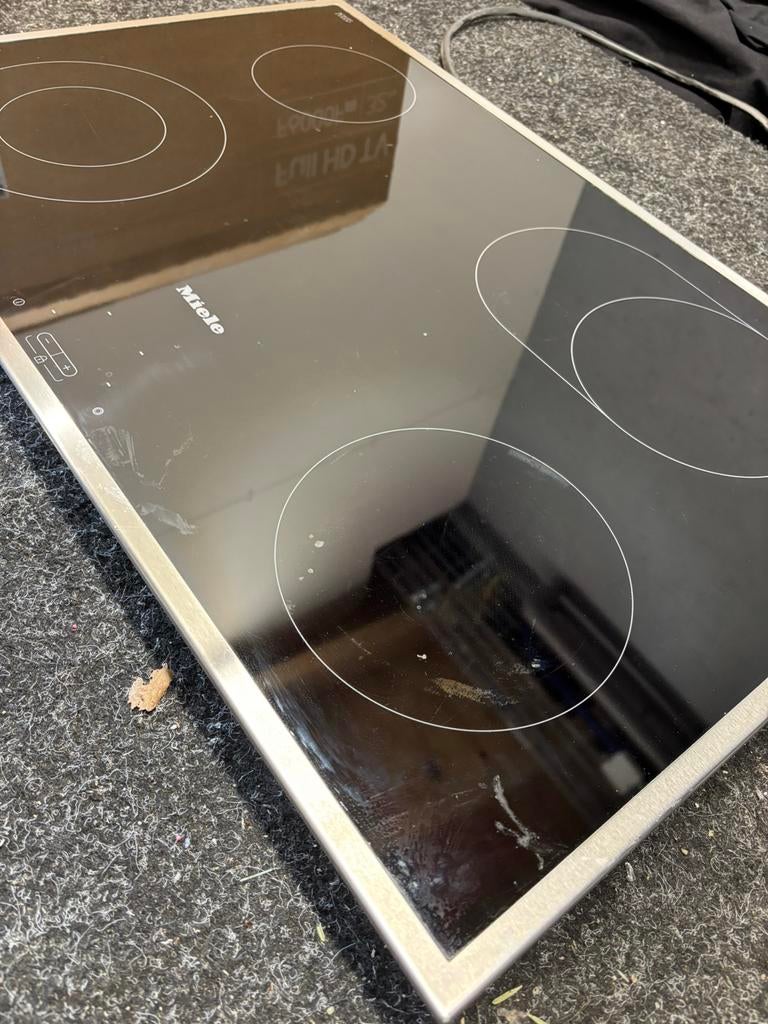 Miele keramische kookplaat, Witgoed en Apparatuur, Kookplaten, Ophalen, Keramisch, 4 kookzones, Zo goed als nieuw