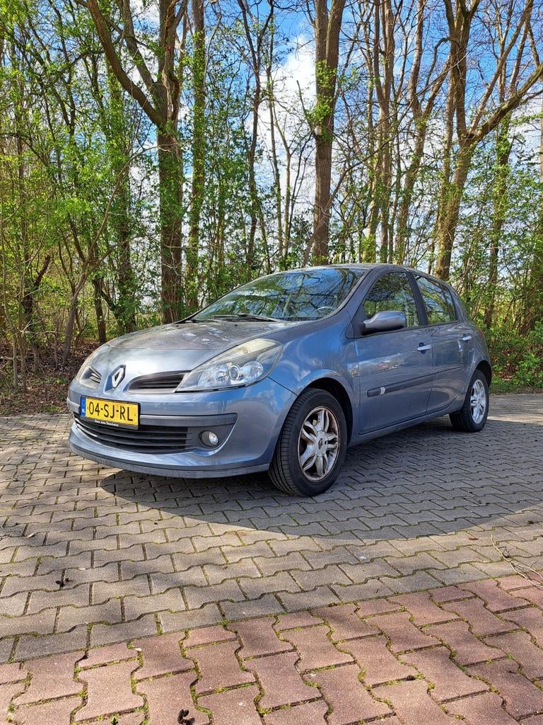 Renault Clio, Auto's, Voorwielaandrijving, Stof, 4 cilinders, Blauw