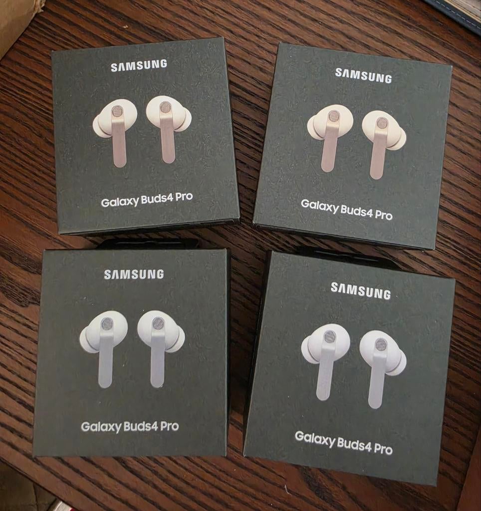 Nieuwe Samsung Galaxy Buds4 Pro - Buds 4 Wit en Pink Gold, Telecommunicatie, Mobiele telefoons | Oordopjes, Ophalen of Verzenden