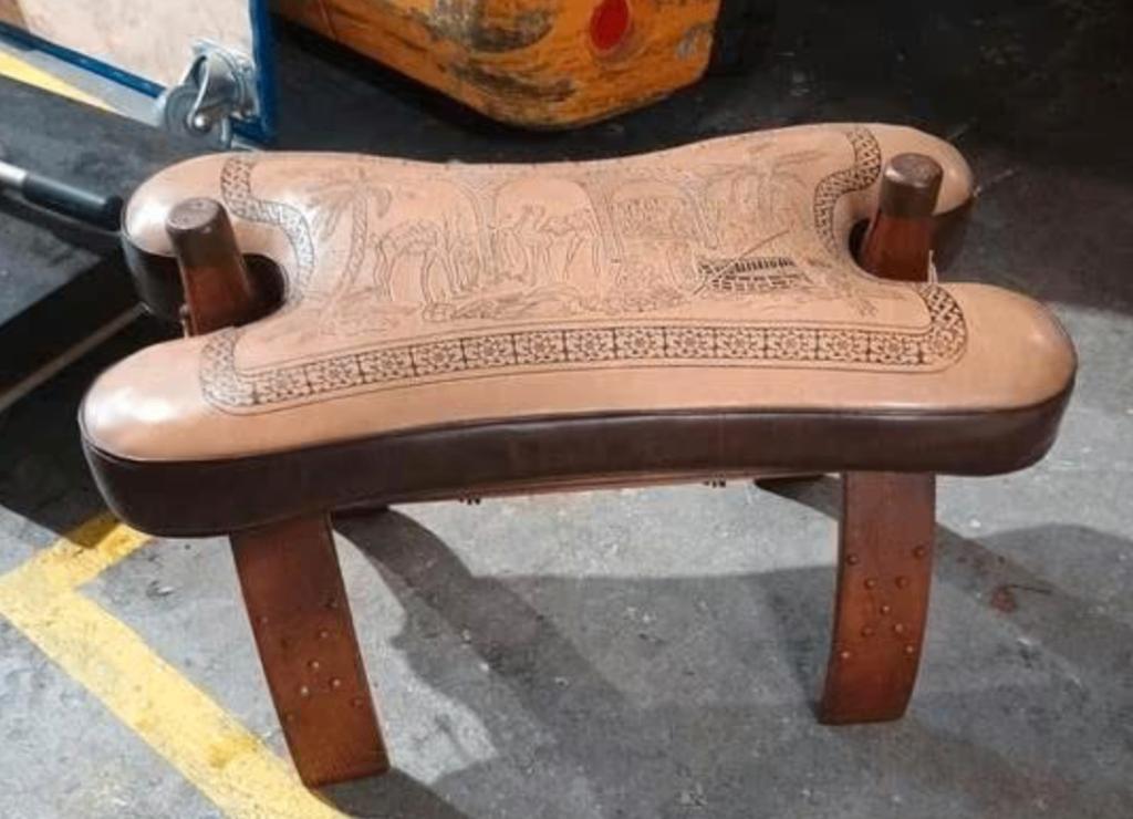 Zadelkruk Kamelenkruk leer - voetenbank, Huis en Inrichting, Banken | Voetenbanken en Poefen, Ophalen, ., ., 50 tot 75 cm