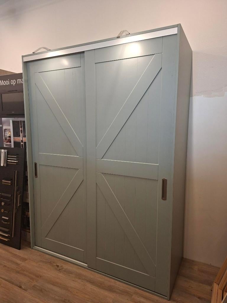 Raffito kledingkast showmodel, Ophalen, 200 cm of meer, 150 tot 200 cm, Zo goed als nieuw