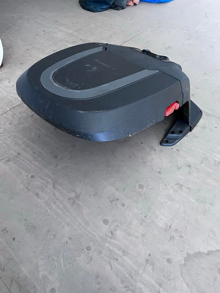 Gardena garage / afdak voor robotmaaier, Ophalen, Gebruikt, Minder dan 30 cm