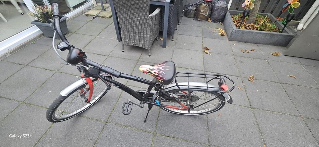 Kinderfiets 22 inch - Zwart met vlammenzadel, Ophalen, Terugtraprem, 22 inch, Gebruikt