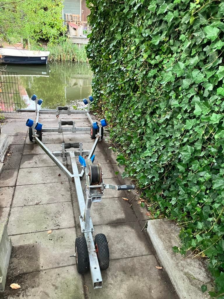 Boottrailer/waltrekker. Handig voor tuin met boothelling, Ophalen, Gebruikt