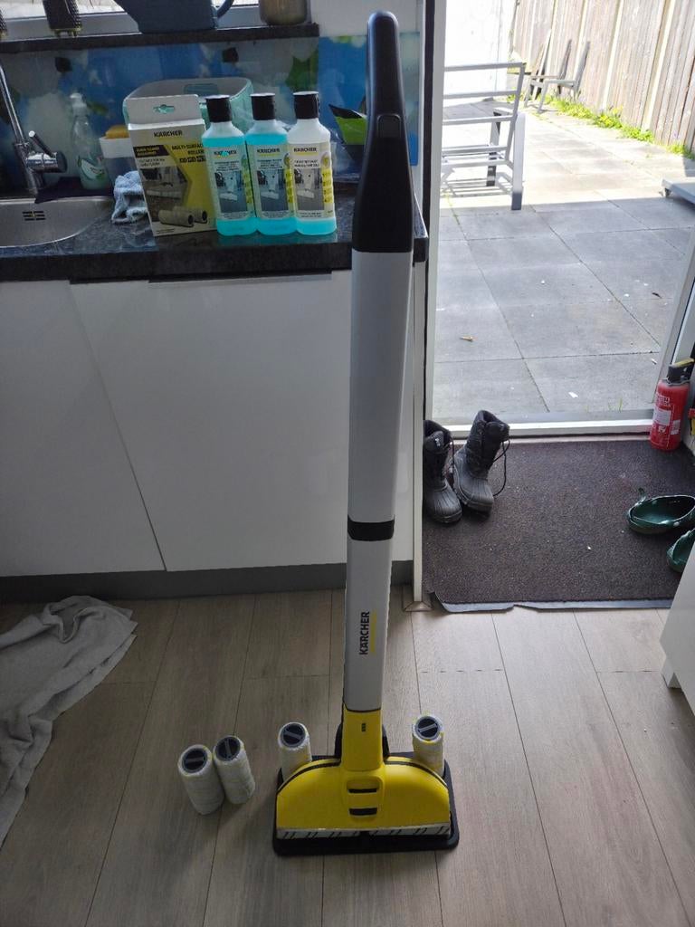 Karcher elektrische dweil op accu, Huis en Inrichting, Schoonmaakartikelen, Ophalen