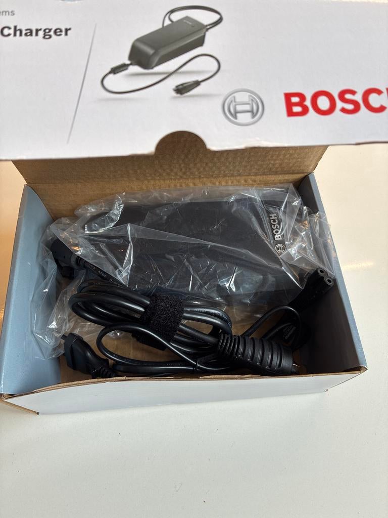 Nieuw Bosch eBike Standard Oplader 4A (220-240V), Ophalen of Verzenden, Nieuw