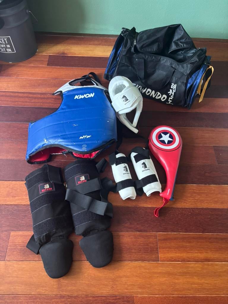 Complete Taekwondo set voor kinderen van 8-12 jaar, Sport en Fitness, Vechtsporten en Zelfverdediging, Gebruikt, Taekwondo, Vechtsportbescherming