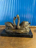 Bronzen zwanenbeeld op marmeren sokkel - gesigneerd Milo, Ophalen of Verzenden