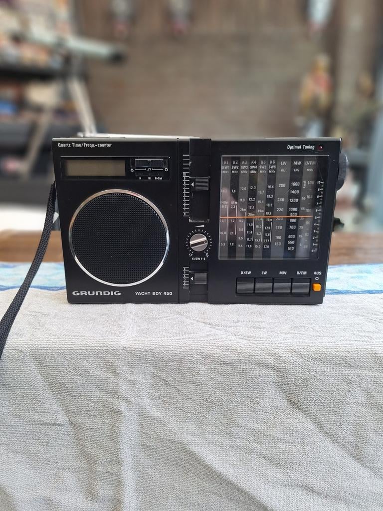 GRUNDIG YACHT BOY 650 RADIO ONTVANGER VINTAGE, Audio, Tv en Foto, Radio's, Ophalen of Verzenden