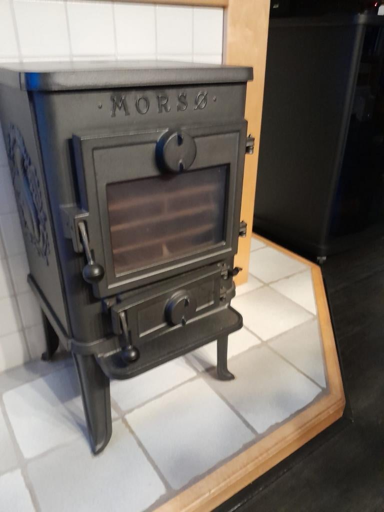 Morsø Houthaard - Vrijstaande Kachel met Eekhoorn Reliëf, Ophalen, Gebruikt, Vrijstaande haard, Houthaard