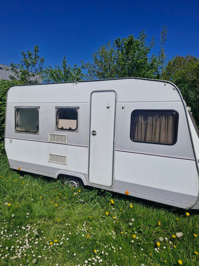 Dethleffs 4 persoons, Caravans en Kamperen, Caravans, Particulier, tot en met 4, 1000 - 1250 kg, Rondzit, Dethleffs, 2 aparte bedden