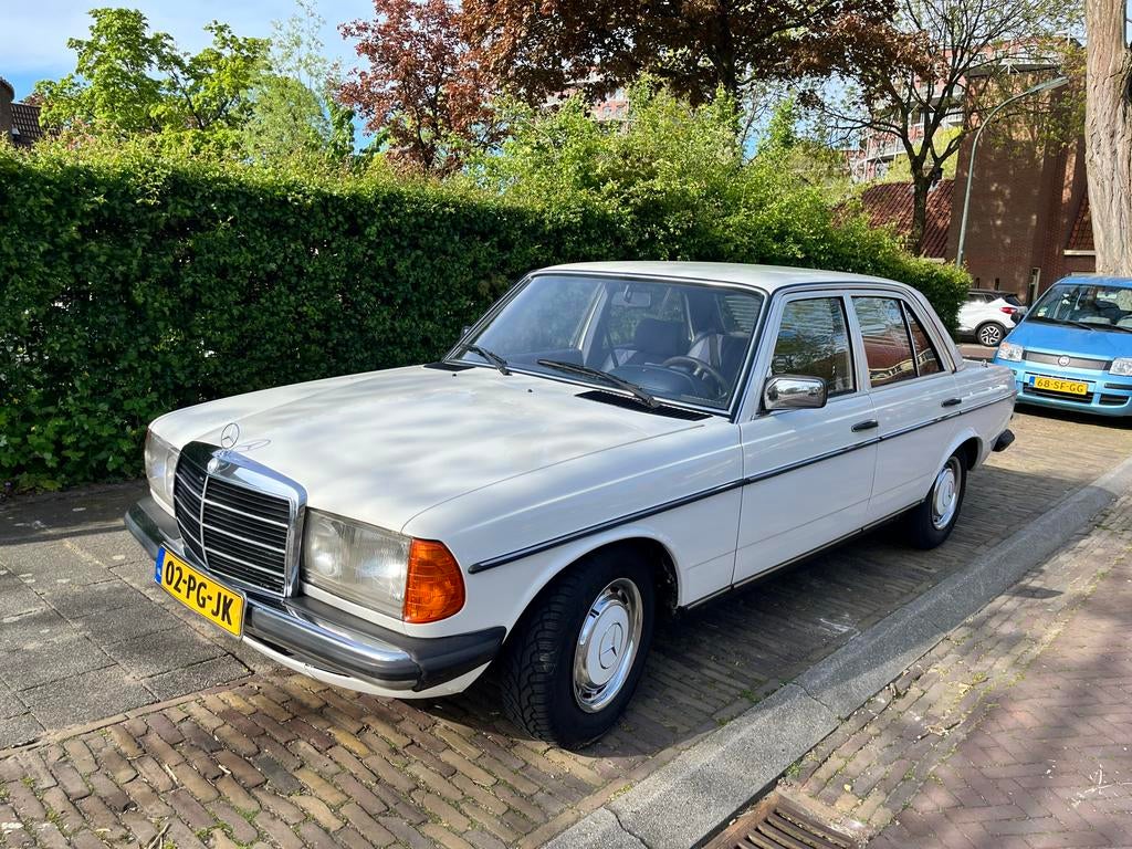 Mercedes-Benz 200-Serie 2.0 200 1980 Wit, Auto's, Wit, Handgeschakeld, 1314 kg, Sedan