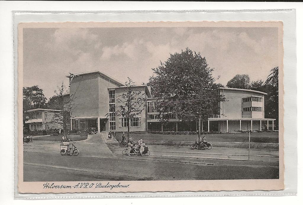 BF194-Hilversum,A.V.R.O.Studiogebouw,Vami-fiets ,ijs kar,, Verzenden, 1940 tot 1960, Gelopen, Noord-Holland
