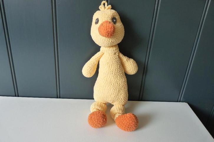 Nieuw gehaakte knuffel super zachte eend 38 cm, Diversen, Pasen, Nieuw, Ophalen of Verzenden