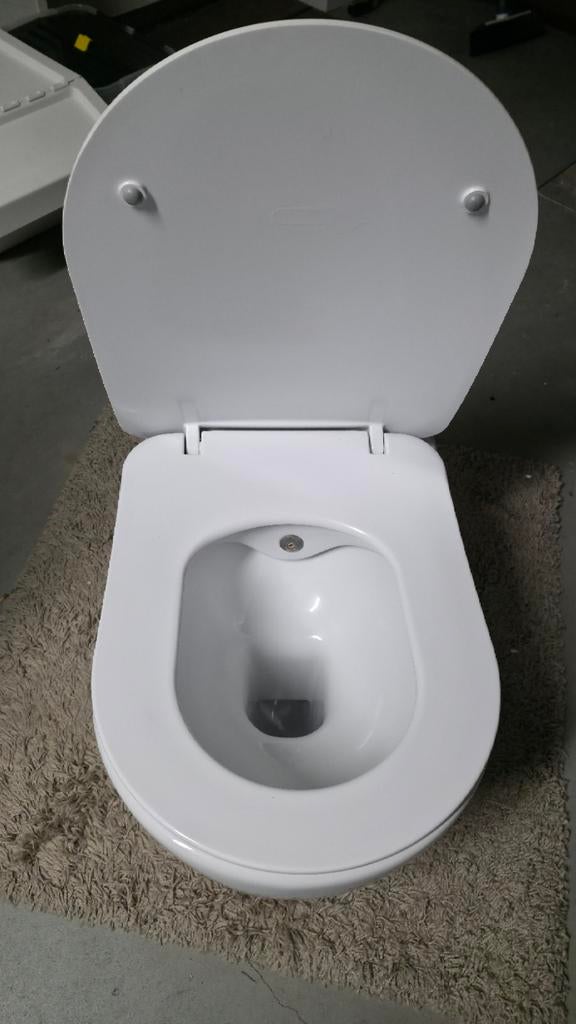 Creavit hangtoilet met rvs bidetkraan incl wc bril €70, Ophalen, Rvs, Toilet
