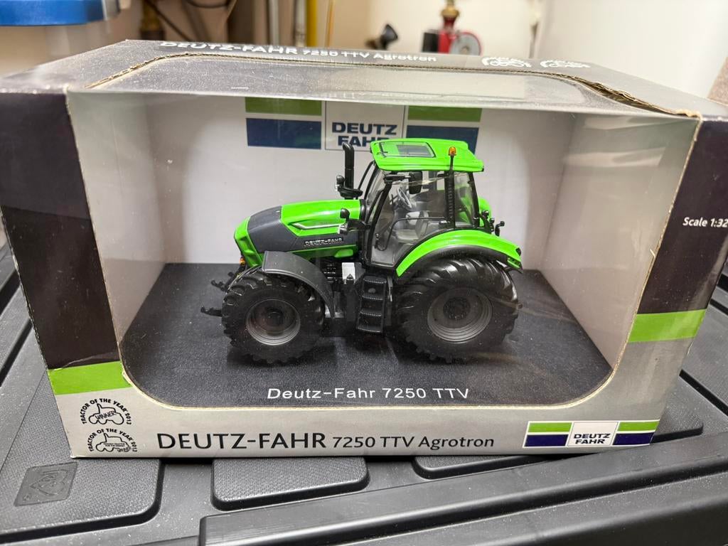 Deutz-Fahr 7250 TTV 1.32, Hobby en Vrije tijd, Modelauto's | 1:32, Ophalen, Zo goed als nieuw, Tractor of Landbouw, Overige merken