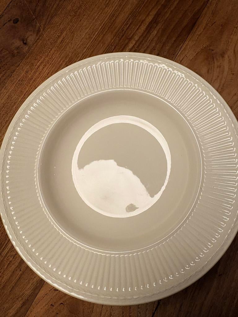 Wedgwood Edme diepe/soepborden 23 cm, Huis en Inrichting, Keuken | Servies, Ophalen of Verzenden, Zo goed als nieuw, Bord(en)