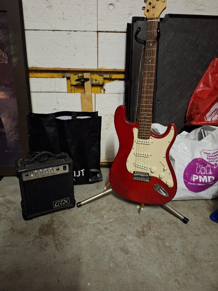 QTX ELEKTRISCHE GITAAR MET VERSTERKER, Muziek en Instrumenten, Snaarinstrumenten | Gitaren | Elektrisch, Gebruikt, Met versterker