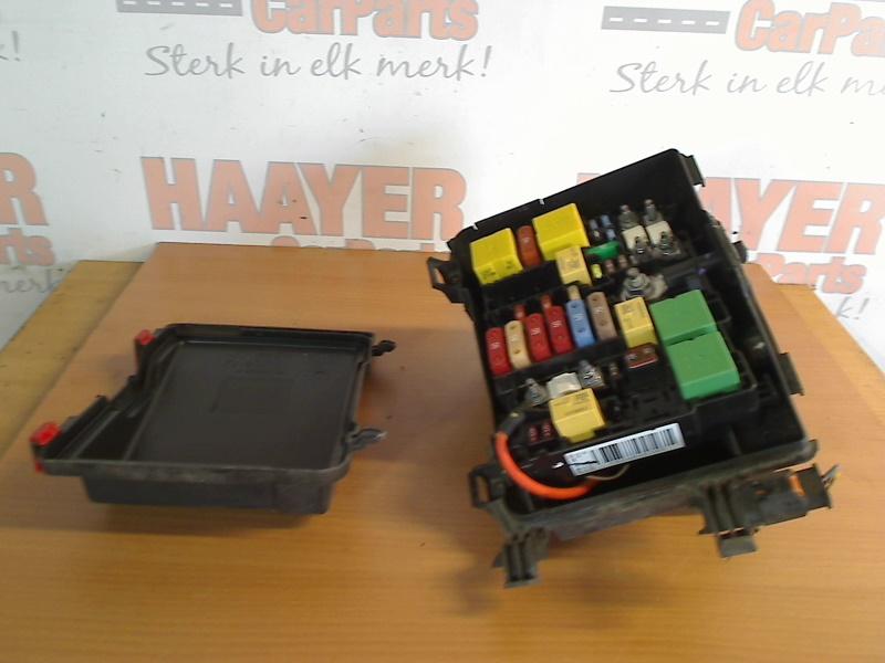 Zekeringkast Peugeot 308 SW (L4/L9/LC/LJ/LR) 2017, Kontakt-peugeot@peugeot.com, Gebruikt, Peugeot Deutschland GmbH, Bahnhofsplatz, Rüsselsheim 65423, , Duitsland