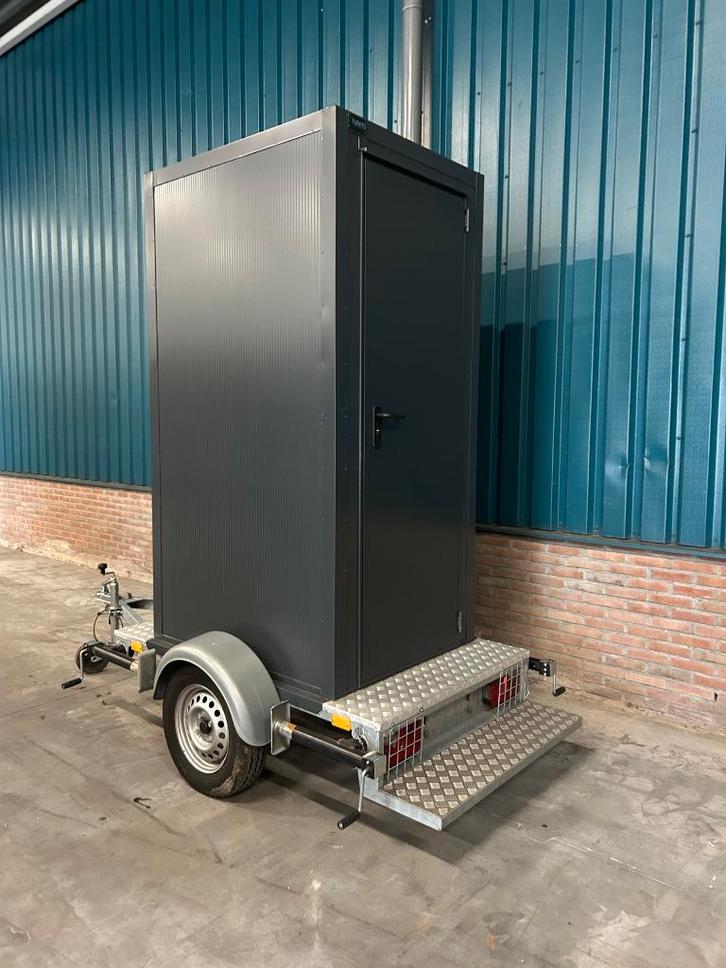 Te koop toiletwagen met schade aan de aanhanger, Hobby en Vrije tijd, Feestartikelen | Verhuur, Zo goed als nieuw, Overige, Ophalen
