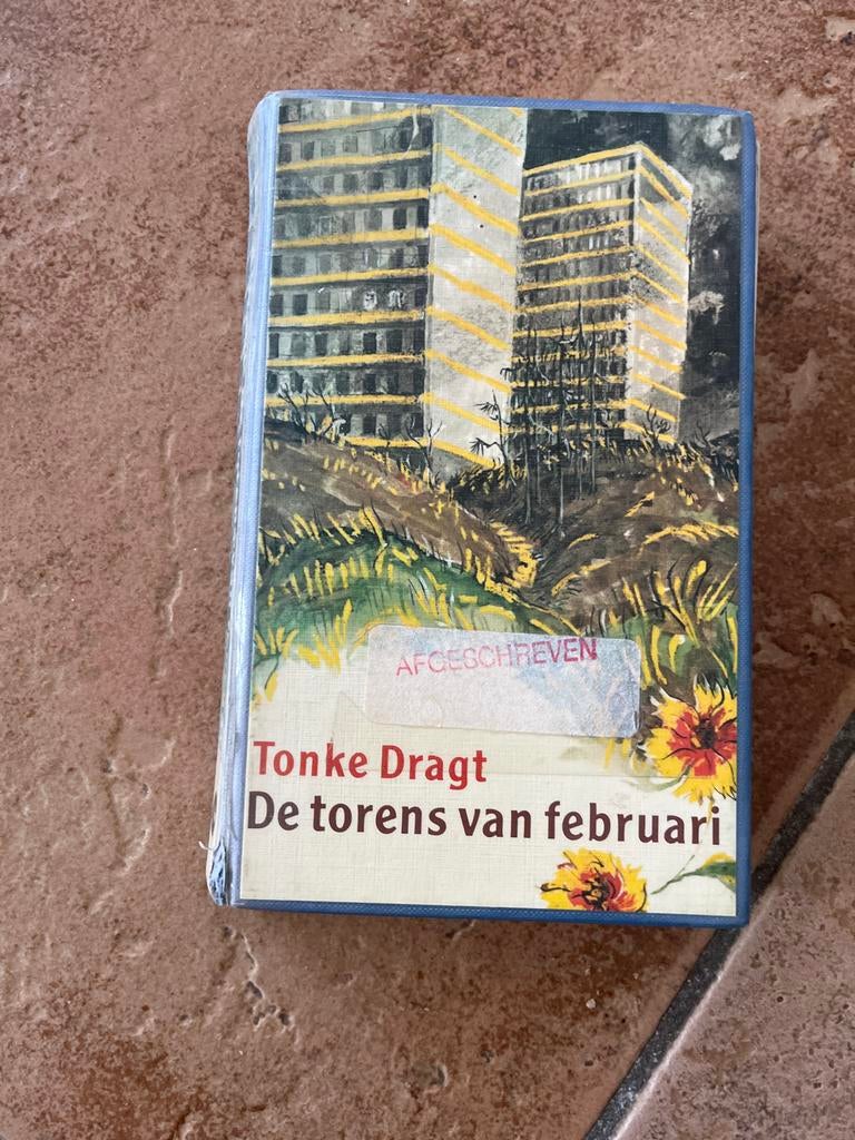 De torens van februari - Tonke Dragt (Hardcover), Ophalen, Gelezen, Nederland