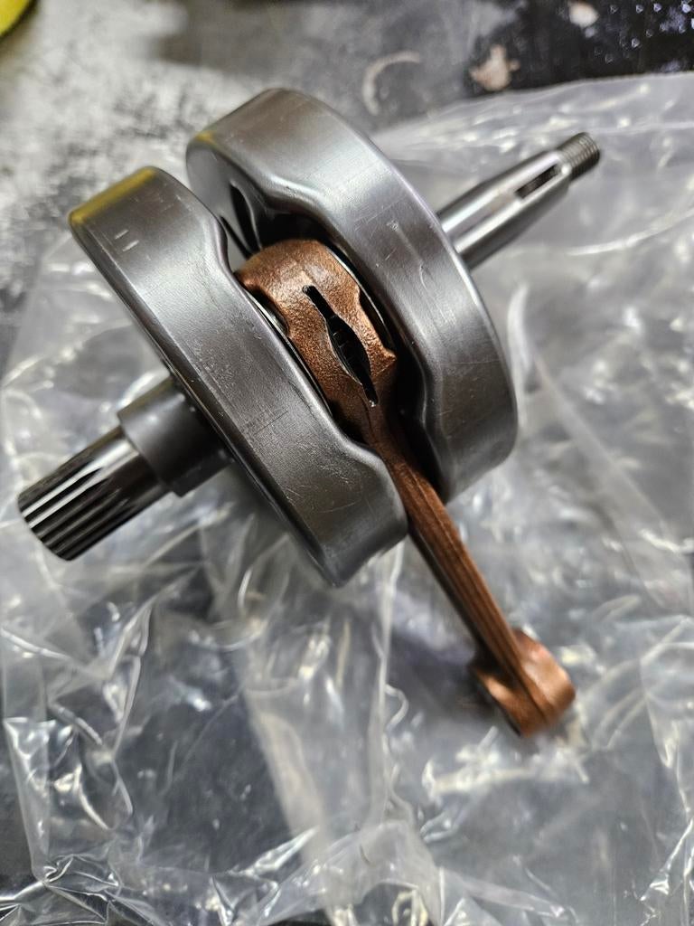 Honda CR 250 KRUKAS IN GOEDE STAAT, Motoren, Onderdelen | Honda, Ophalen of Verzenden, Nieuw