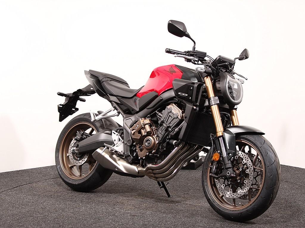 Honda CB 650 RC, Bedrijf, Naked bike