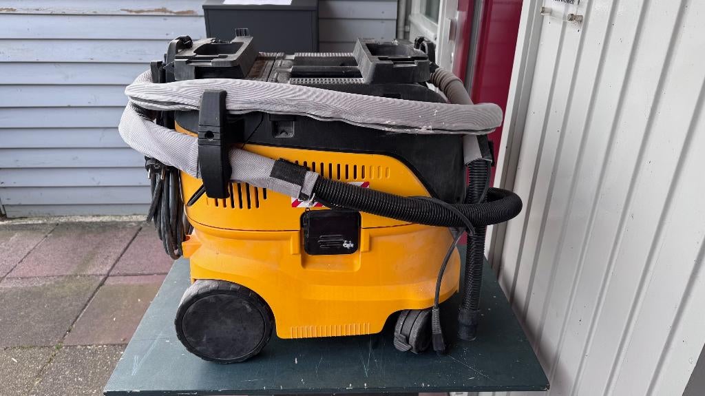 Mirka Leros en Mirka stofafzuiger 1230 L, Ophalen, Zo goed als nieuw, 1200 watt of meer, Overige typen