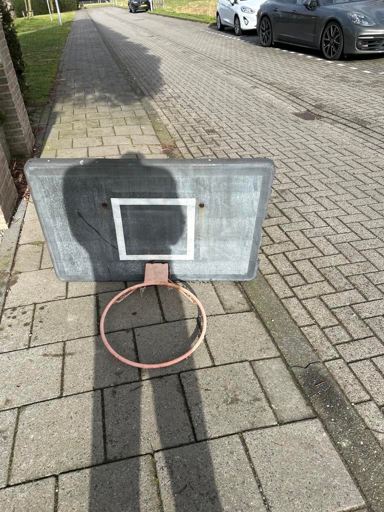 Basketbalbord met ring, Sport en Fitness, Basketbal, Ophalen of Verzenden, Gebruikt, Ring, Bord of Paal