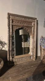 Spiegel in houten lijst uit india, Antiek en Kunst, Ophalen