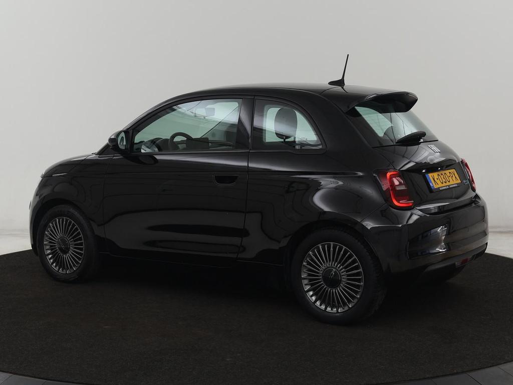 Fiat 500e Icon 42 kWh | 3 Fase | Stoelverwarming | Camera |, Auto's, Fiat, Stof, 118 pk, 4 stoelen, Zwart