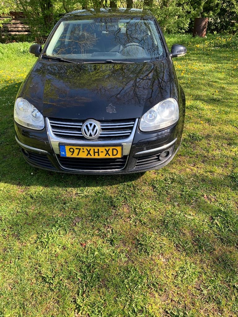 JETTA 1.6 NIEUW MODEL ORGINEEL NL MET BOEKJES EN NAP 06-2007, Stof, 4 cilinders, 1246 kg, Zwart