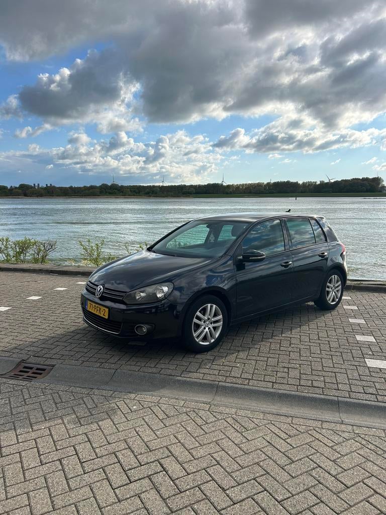 Volkswagen Golf 1.6 TDI 77KW DSG 2011 Zwart, Zwart, Origineel Nederlands, 24 km/l, 125 €/maand