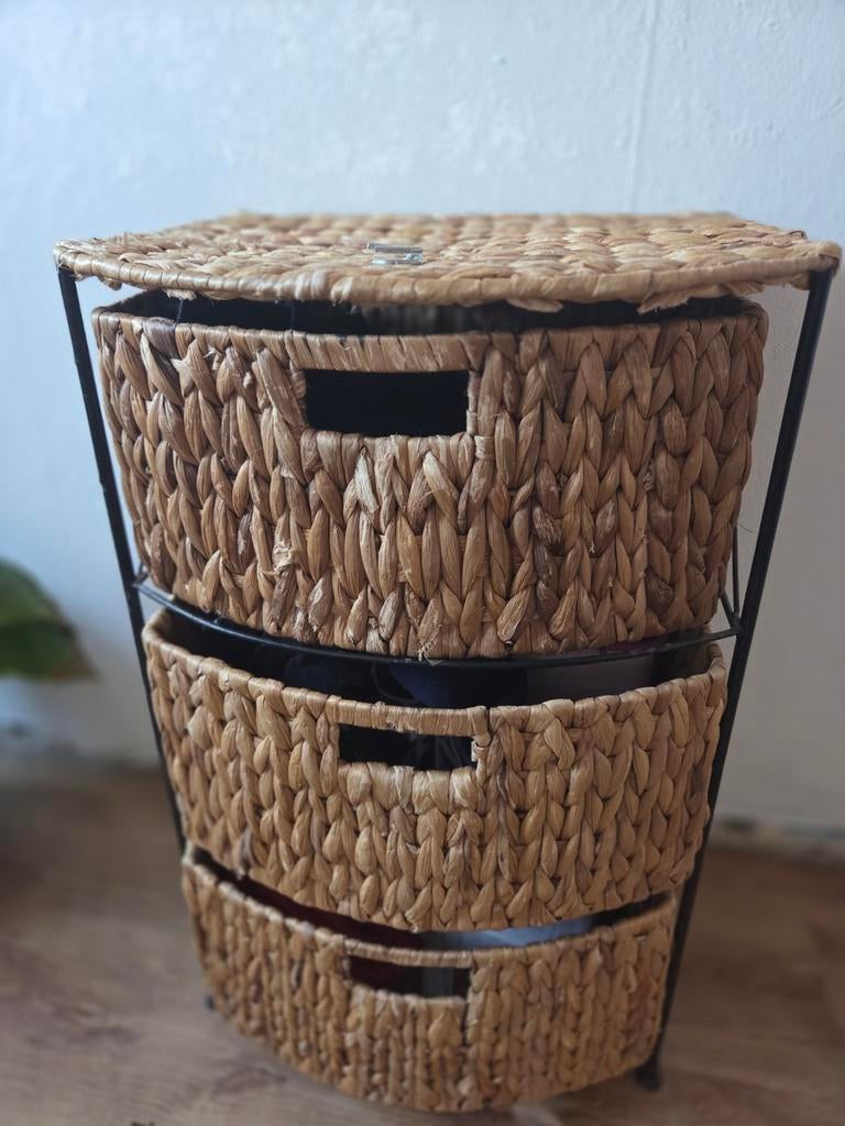 Rieten opbergmeubel met 3 manden, Gebruikt, Mand, Ophalen of Verzenden, Riet