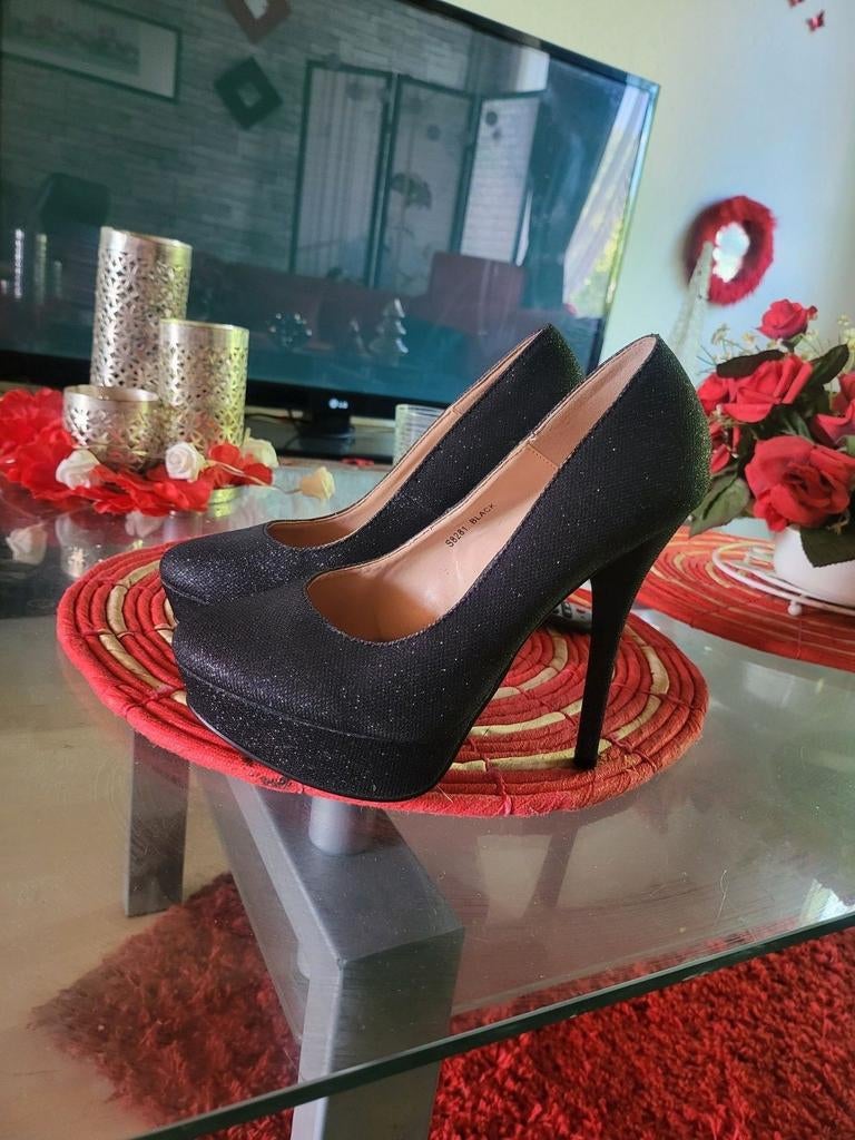 Zwarte glitter pumps met hoge hak, Kleding | Dames, Schoenen, Ophalen of Verzenden, Zo goed als nieuw, Zwart, Pumps