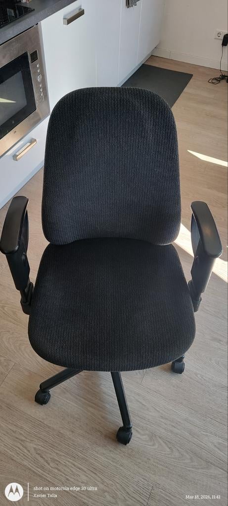 Zwarte bureaustoel met armleuningen, Ophalen, Gebruikt, Zwart, Bureaustoel