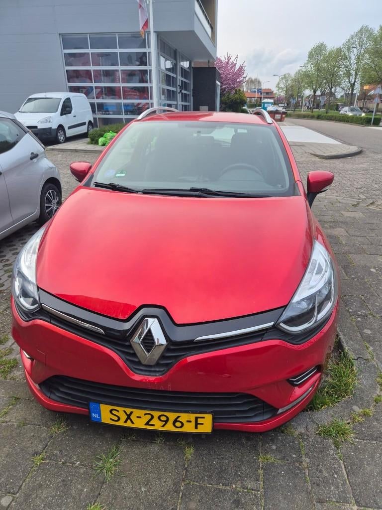 Renault Clio 0.9 TCE 90 Estate 2018 - Rood - Trekhaak, Auto's, Voorwielaandrijving, 898 cc, Start-stop-systeem, Zwart