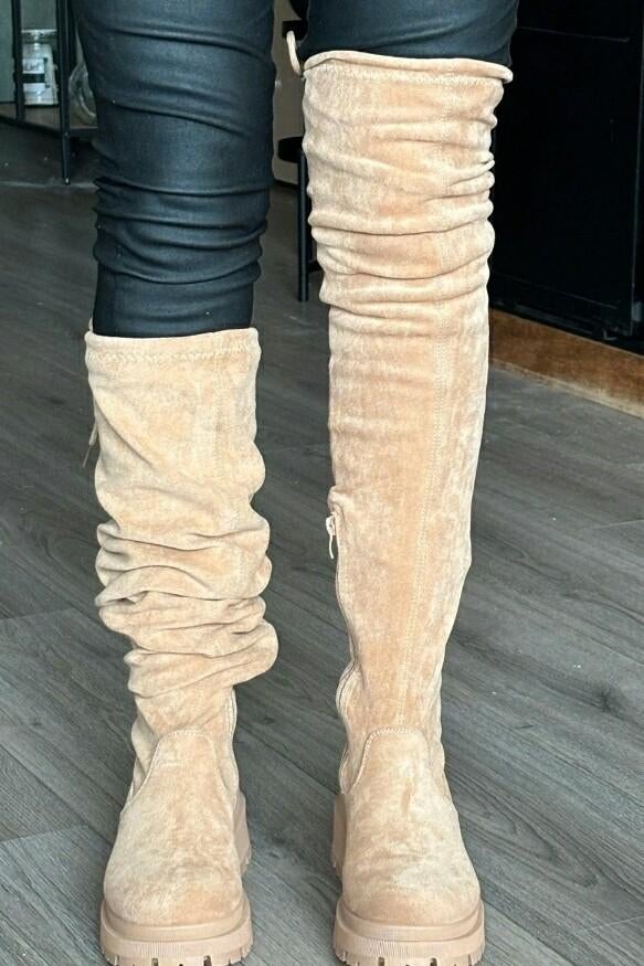 Beige Overkneelaarzen., Ophalen of Verzenden, Zo goed als nieuw, Beige, Sneakers of Gympen