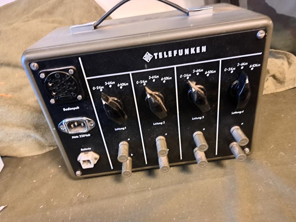 Zeldzaam vintage Telefunken  VRK 1427 nsn 5820-12-156-9465, Telecommunicatie, Zenders en Ontvangers, Ophalen, Onbekend, Zo goed als nieuw