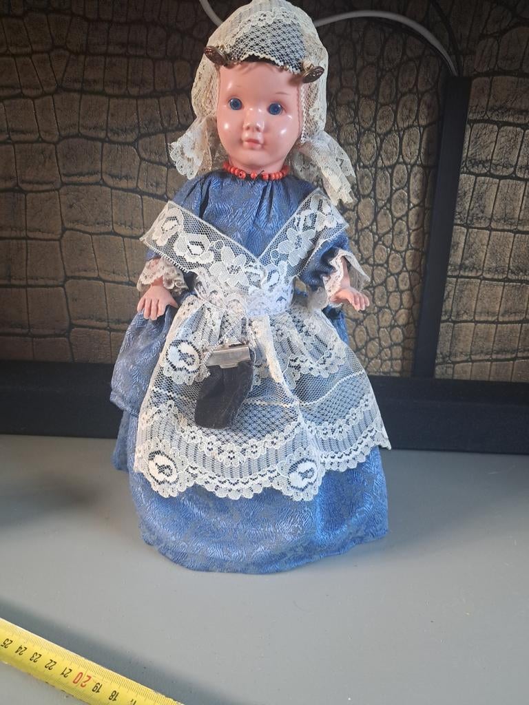 Vintage klederdracht pop, Ophalen of Verzenden