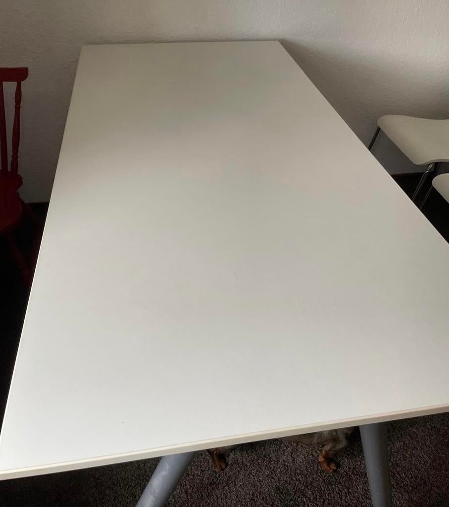 IKEA Thyge bureau - Wit blad, verstelbare poten, Ophalen, Gebruikt, In hoogte verstelbaar, IKEA
