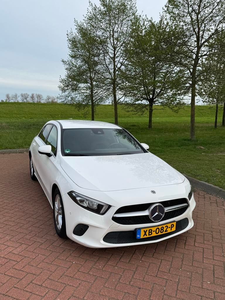 Mercedes-Benz A-Klasse A 200 163pk 7G-DCT 2018 Wit, Auto's, Mercedes-Benz, Zwart, 4 cilinders, Leder en Stof, Origineel Nederlands
