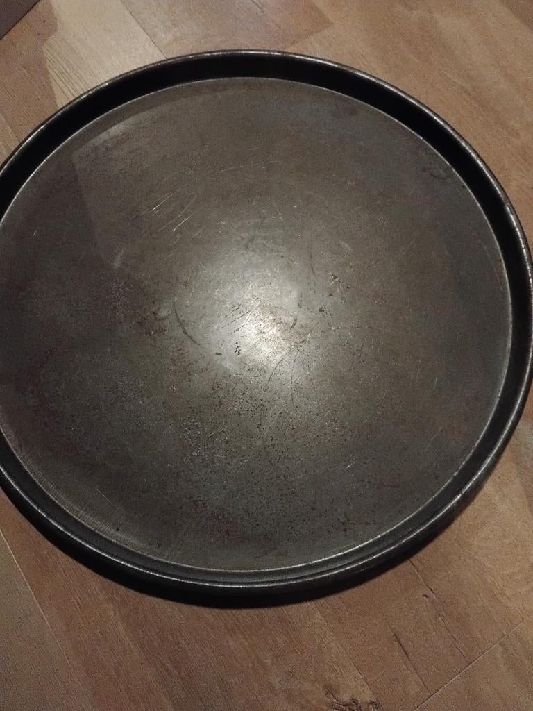 Groot rond ijzeren dienblad stoer en sober, Ophalen of Verzenden, Rond, Metaal