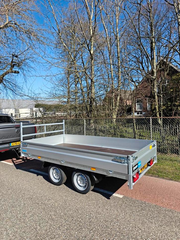 Hapert Azure 2000KG plateau aanhanger, 305/160 BJ 2026, Auto diversen, Aanhangers en Bagagewagens, Zo goed als nieuw, Ophalen of Verzenden
