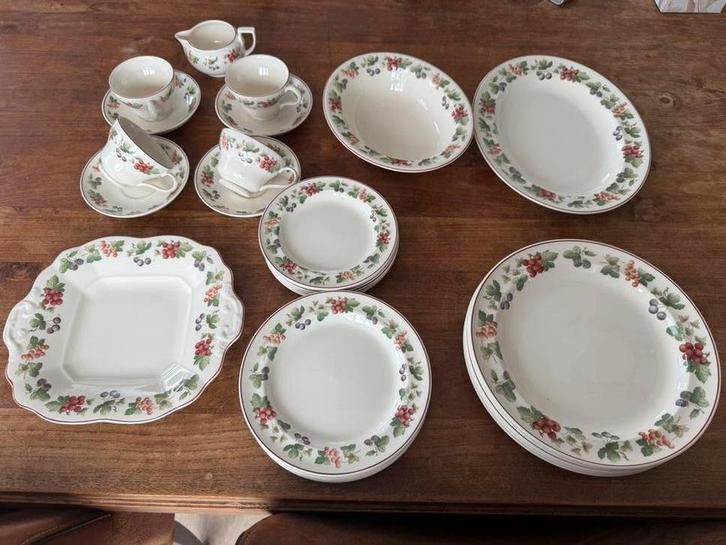 Wedgwood provence servies, Huis en Inrichting, Keuken | Servies, Zo goed als nieuw, Compleet servies, Wedgwood, Aardewerk, Ophalen of Verzenden