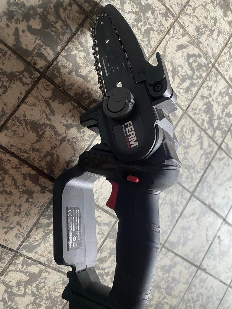 FERM accu mini-kettingzaag CSM1055, Doe-het-zelf en Verbouw, Gereedschap | Zaagmachines, Gebruikt, 70 mm of meer, Kettingzaag