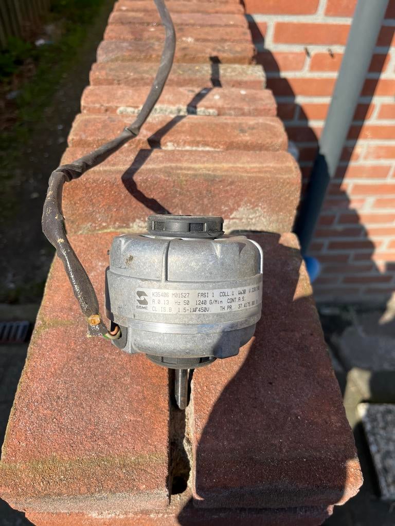 Sisme Elektromotor 1240 G/Min - Ideaal voor de hobbyist, Ophalen of Verzenden, Gebruikt, Elektromotor, 1400 tot 1800 rpm