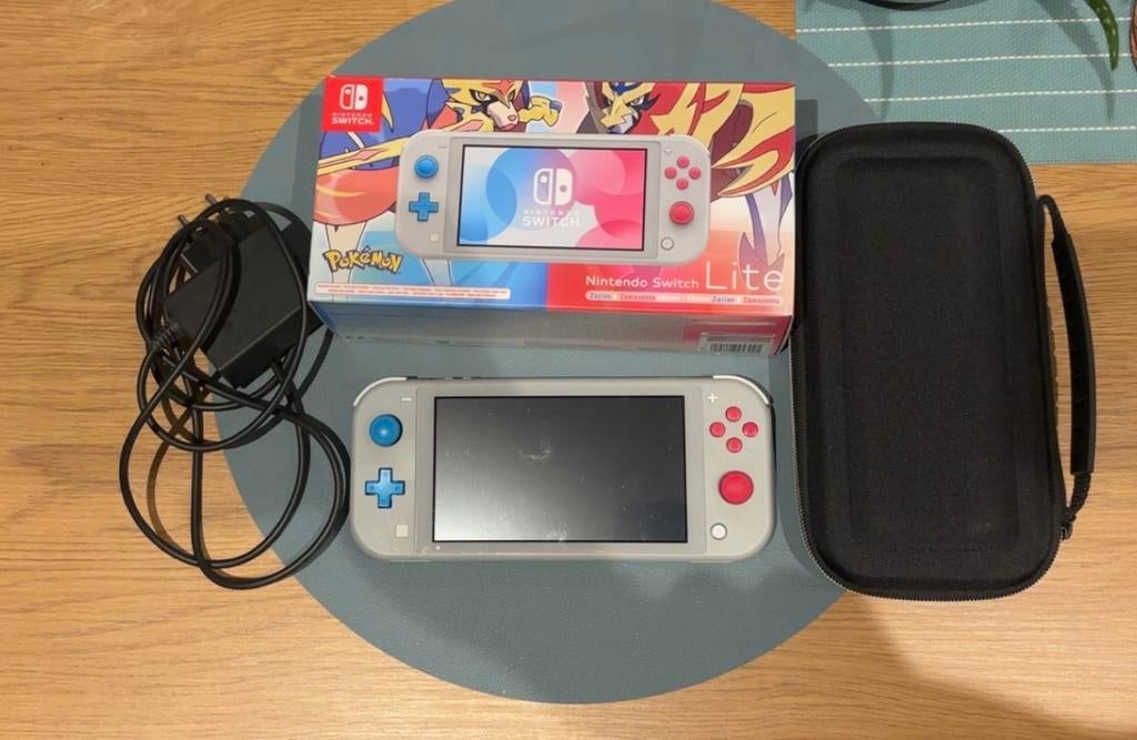Nintendo Switch Lite Zacian & Zamazenta Limited Edition, Spelcomputers en Games, Spelcomputers | Nintendo Switch Lite, Ophalen of Verzenden