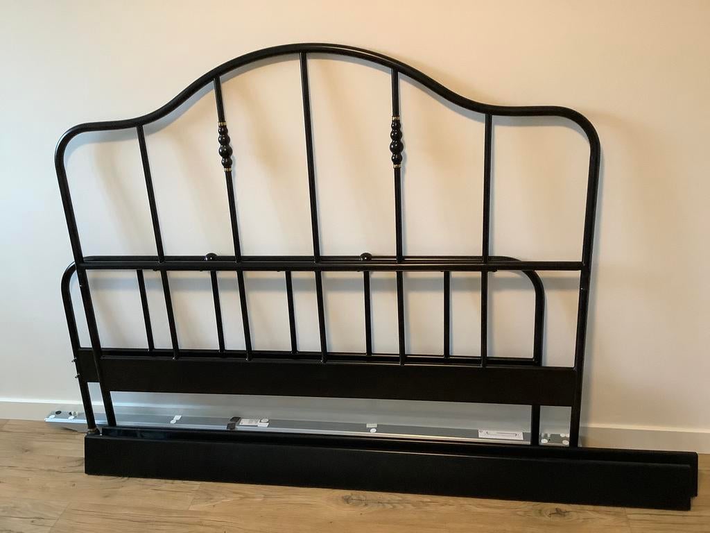 Zgan Zwart metalen bedframe Sagstua, Ophalen, Zwart, Tweepersoons, Zo goed als nieuw